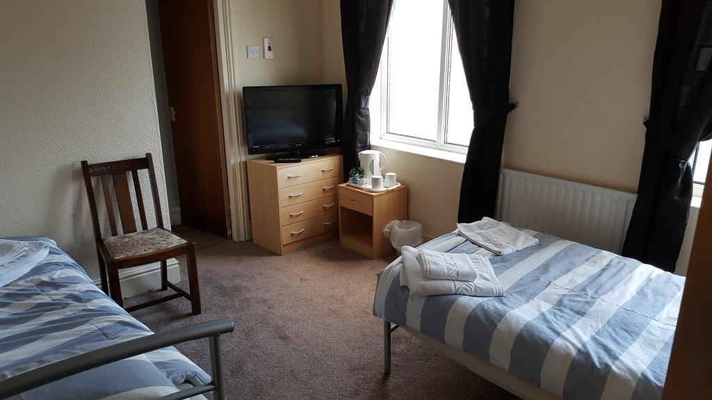 The Lodge Guest Accommodation Barrow-in-Furness Extérieur photo