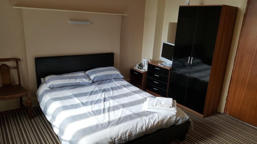 The Lodge Guest Accommodation Barrow-in-Furness Extérieur photo