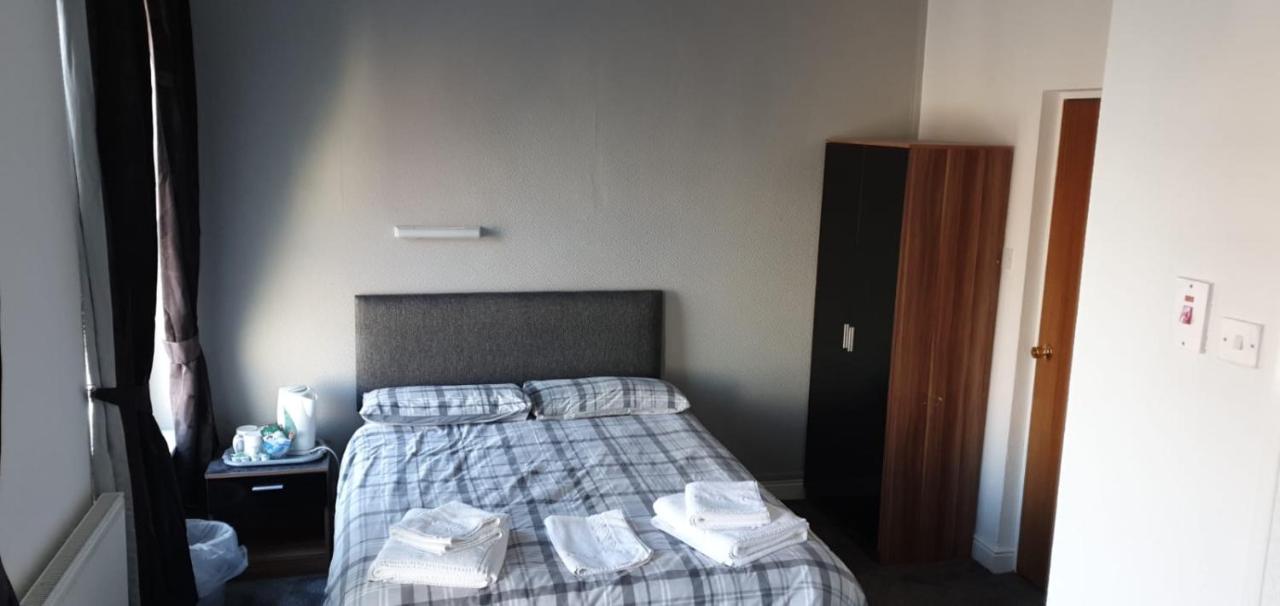 The Lodge Guest Accommodation Barrow-in-Furness Extérieur photo